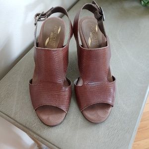 Brown wedges